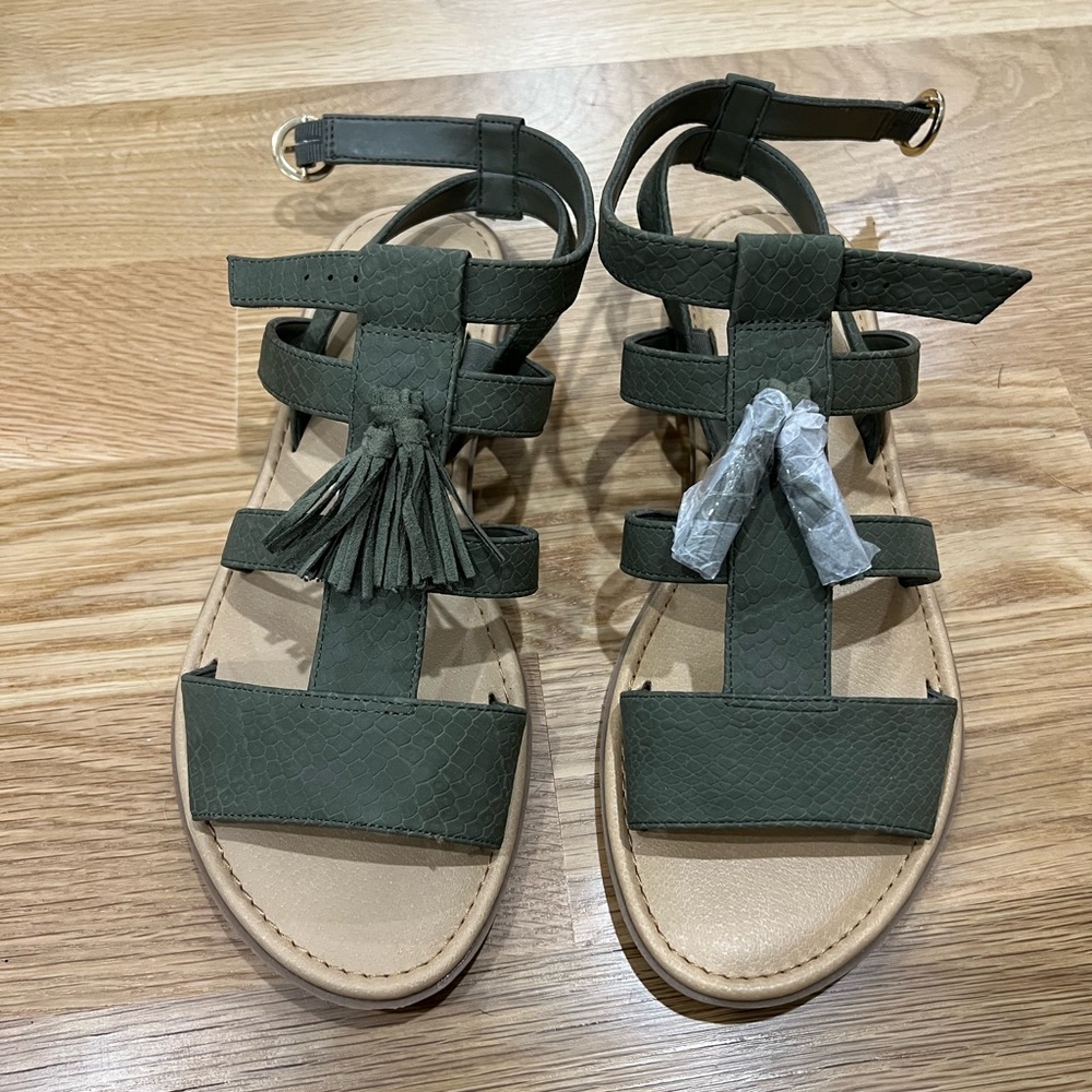 Brand new women’s Dr. Scholl’s green snake skin strappy sandals